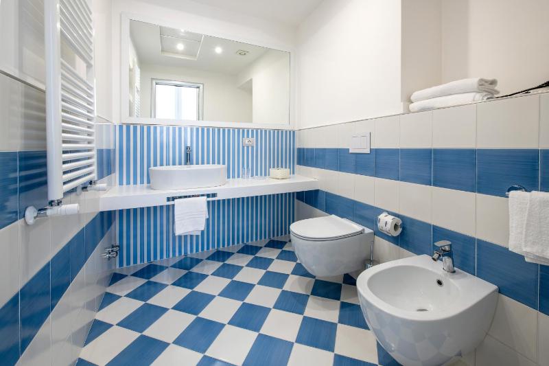 Deluxe Junior Suite image 3