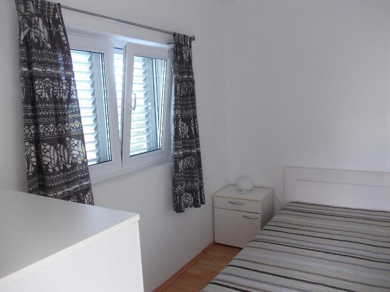 One-Bedroom Apartment with Terrace and Sea View image 2