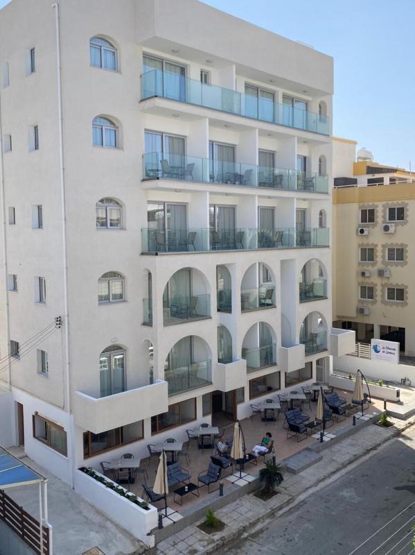 La Veranda Hotel - image 9