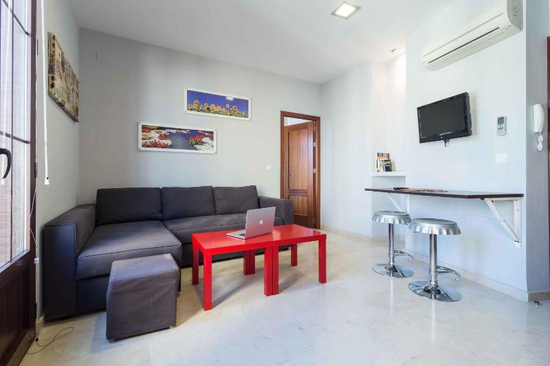 One-Bedroom Apartment image 3