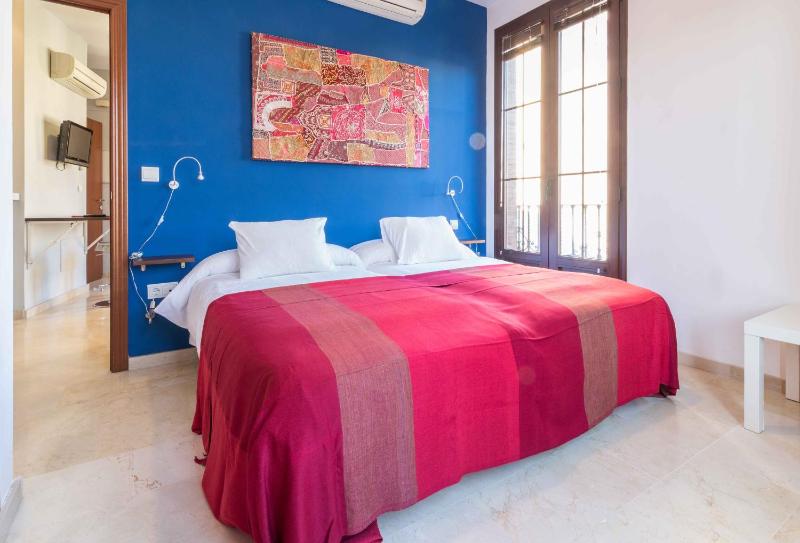 One-Bedroom Apartment image 2
