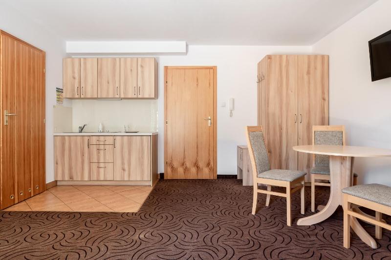 Apartment with Kitchenette (3 Adults) image 3