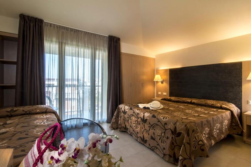 Classic Triple Room image 1