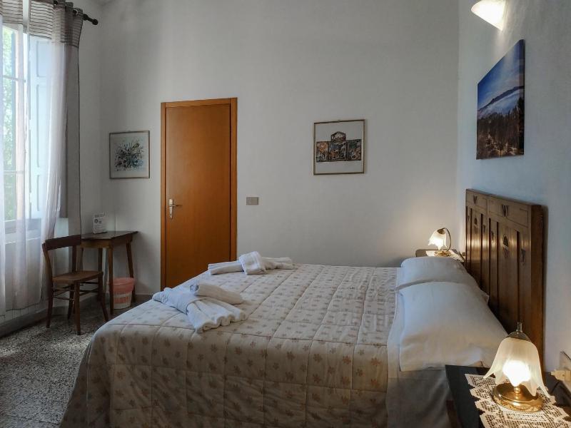 Triple Room with Private Bathroom image 1