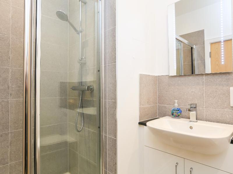 Ocean View Apartment - image 9