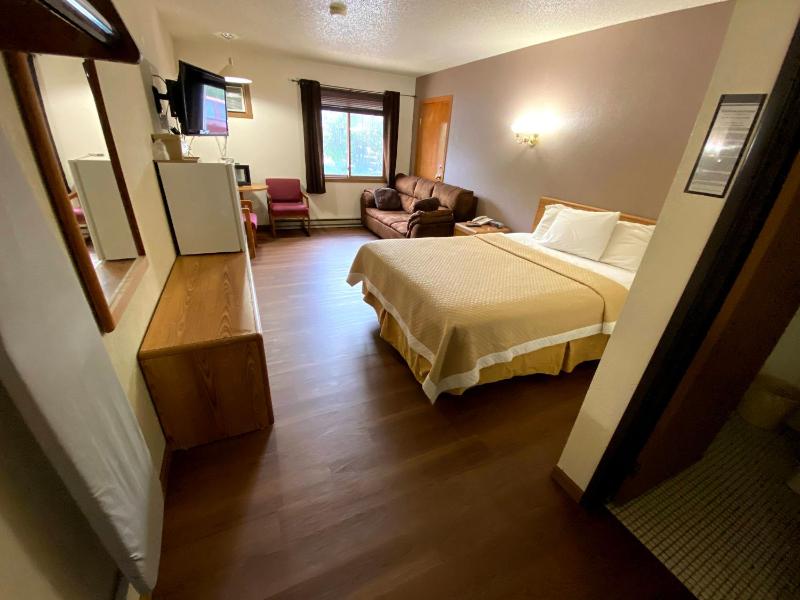 Queen Room image 3