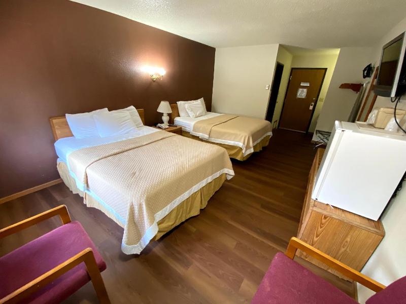 Standard Double Room image 3