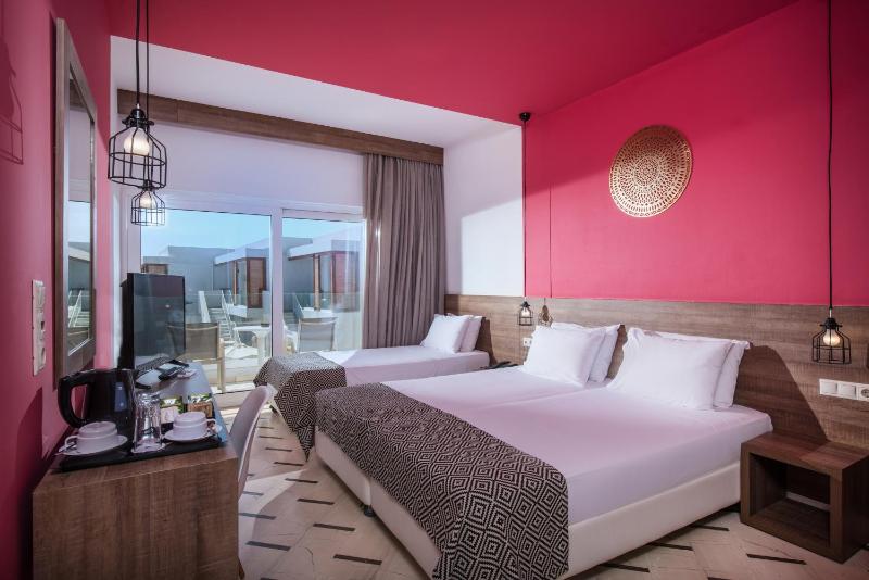 Deluxe Double Room image 1