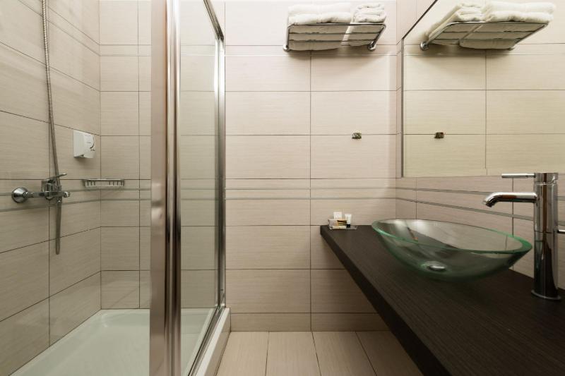 Deluxe Double Room image 2