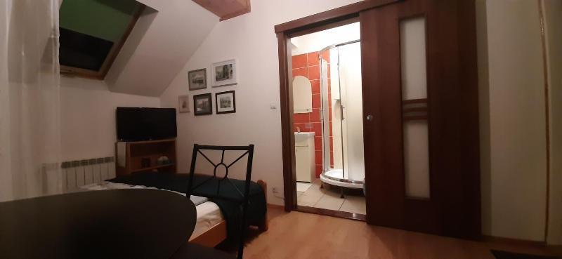 Double Room image 3