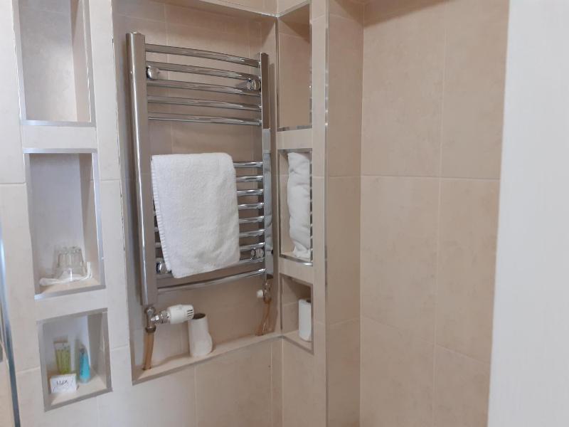Double Room image 2