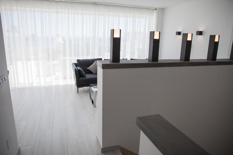 Spacious 200 sq.m. penthouse with sea view terraces - image 21