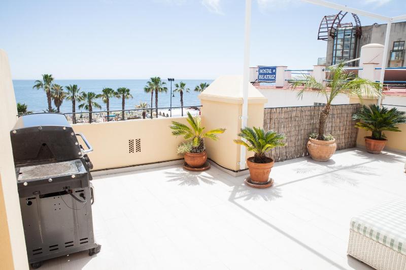 Spacious 200 sq.m. penthouse with sea view terraces - image 38