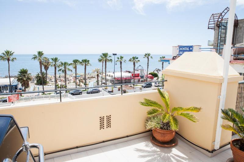 Spacious 200 sq.m. penthouse with sea view terraces - image 23
