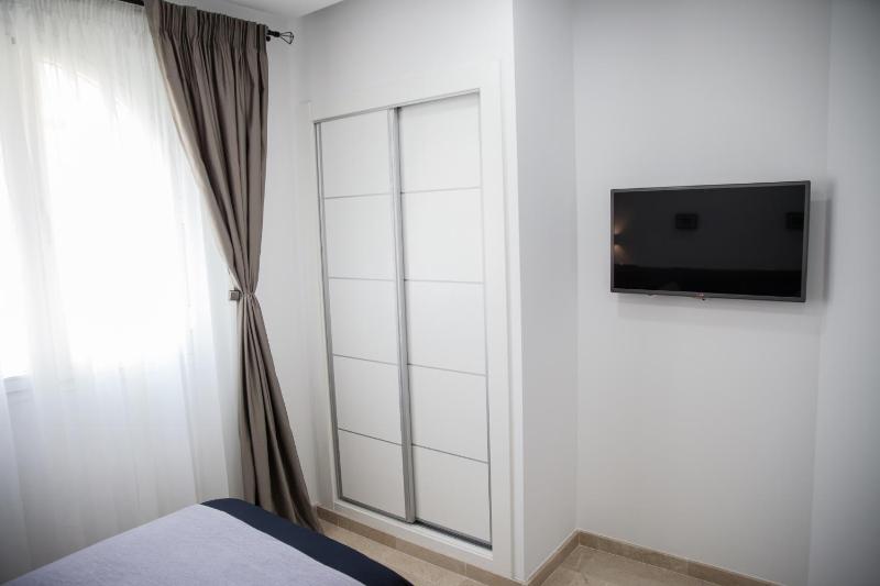 Spacious 200 sq.m. penthouse with sea view terraces - image 8