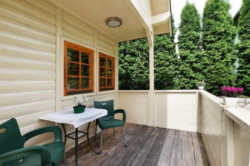 One-Bedroom Cottage image 2