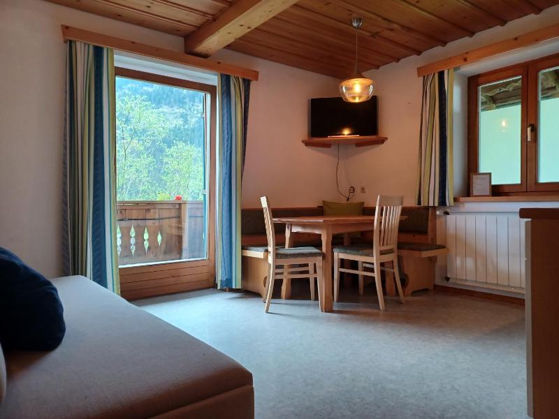 Superior One-Bedroom Apartment with Balcony image 4