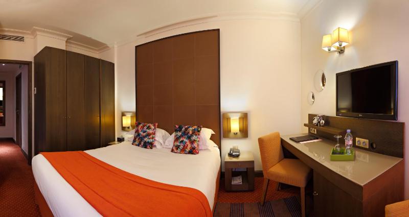 Westside Arc De Triomphe Hotel - image 10