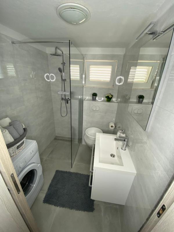 Apartment with Sea View image 3