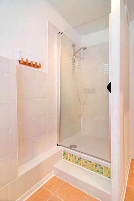 Apartment (4 Adults) image 3