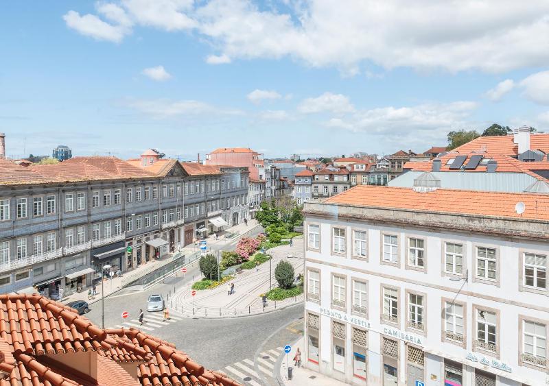 Oporto Street Sá de Noronha - image 10