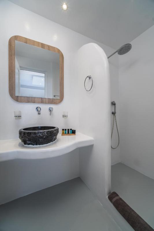 Standard Room with Sea View image 2