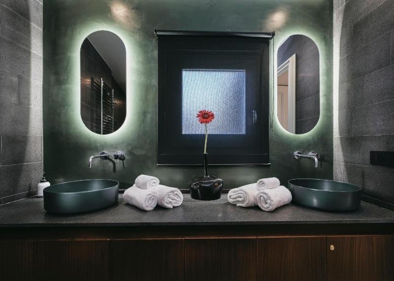 The Silver Lava - design apartment and spa - image 18
