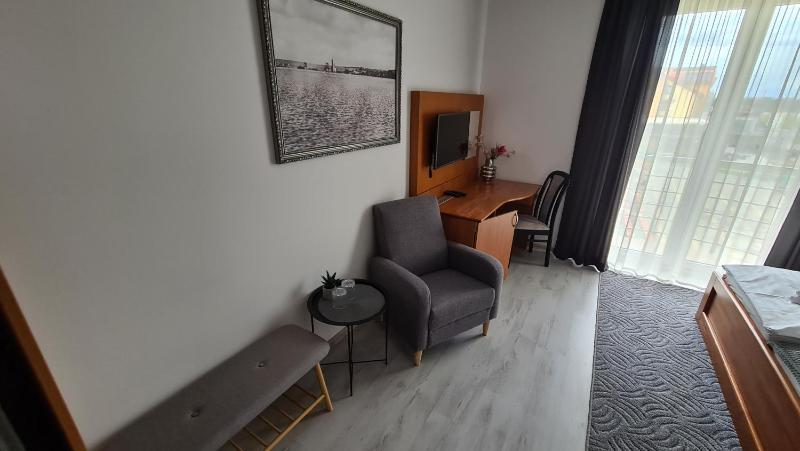 Double Room image 2