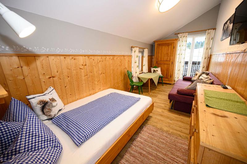 Single Room with Private Bathroom image 4