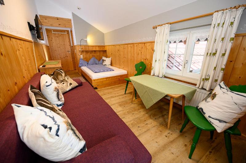 Single Room with Private Bathroom image 3