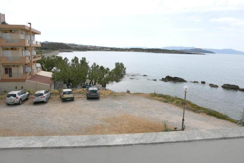 Twin Room with Partial Sea View image 3