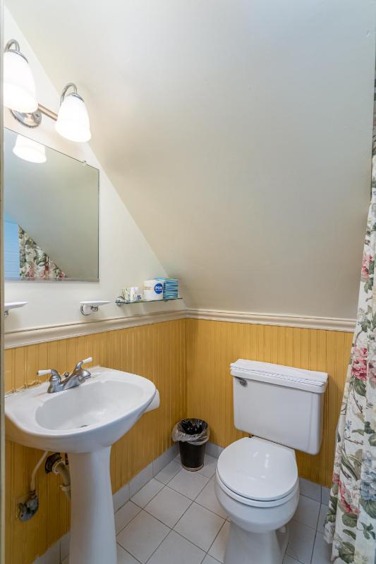Deluxe Queen Room image 2