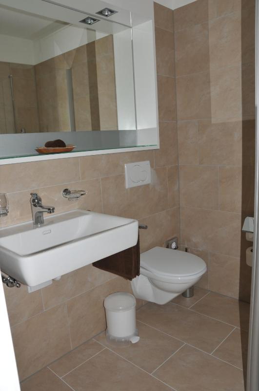 Superior Twin Room image 3