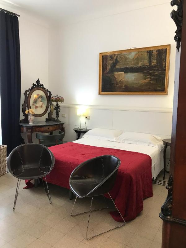 Triple Room with Balcony image 4