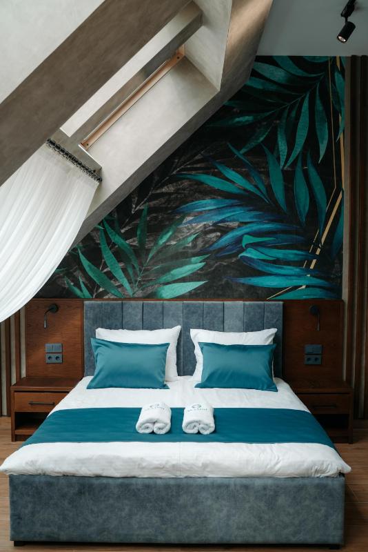 Deluxe King Suite image 3