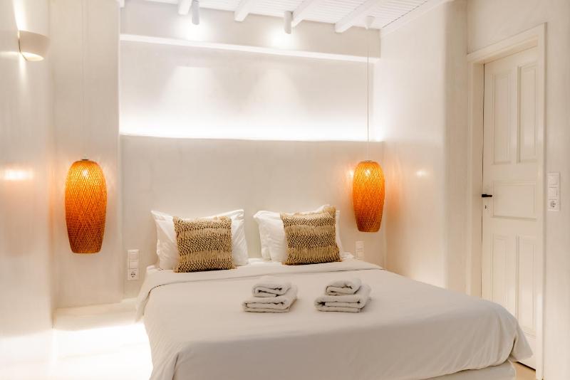 King Room image 3