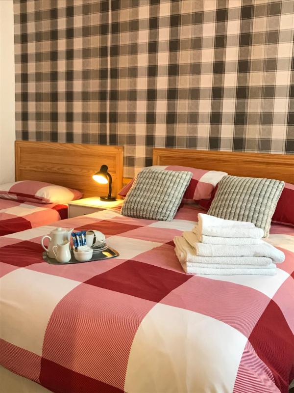 Family Room (2 Adults + 2 Children) image 4