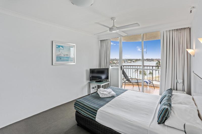 Spectrum Holiday Apartments - image 12