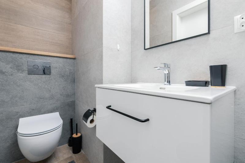 Navalis Apartments with Parking in Gdynia by Noclegi Renters - image 29