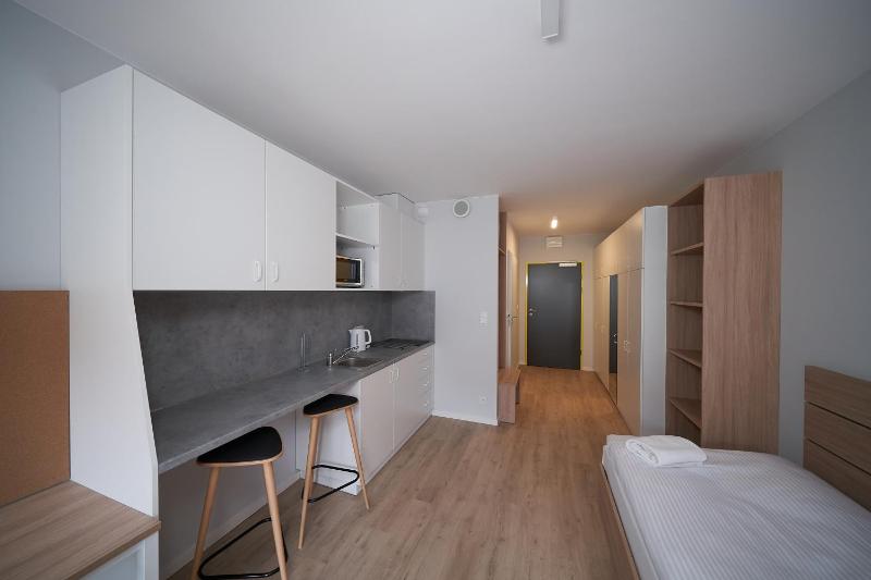 Large Twin Room image 2