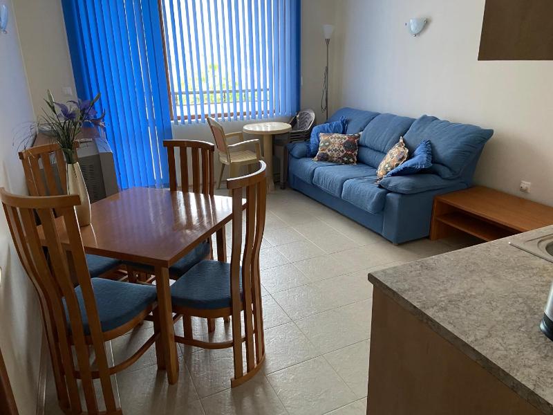 Economy One-Bedroom Apartment image 1