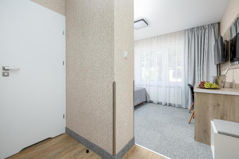 Deluxe Double Room image 2