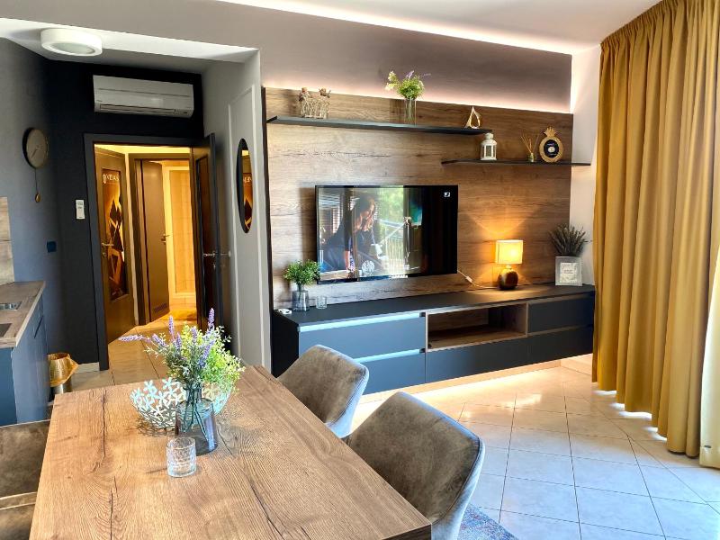 Veja's apartmani - image 45