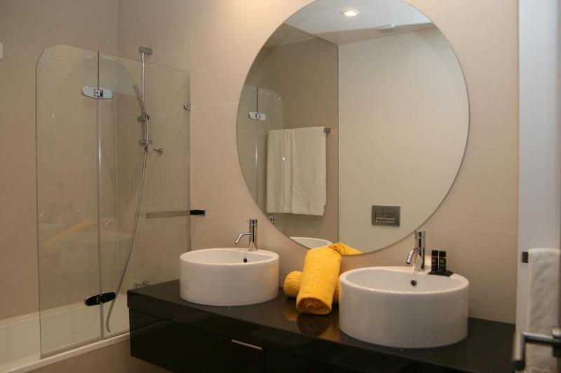 Standard Three-Bedroom Apartment with Balcony image 4
