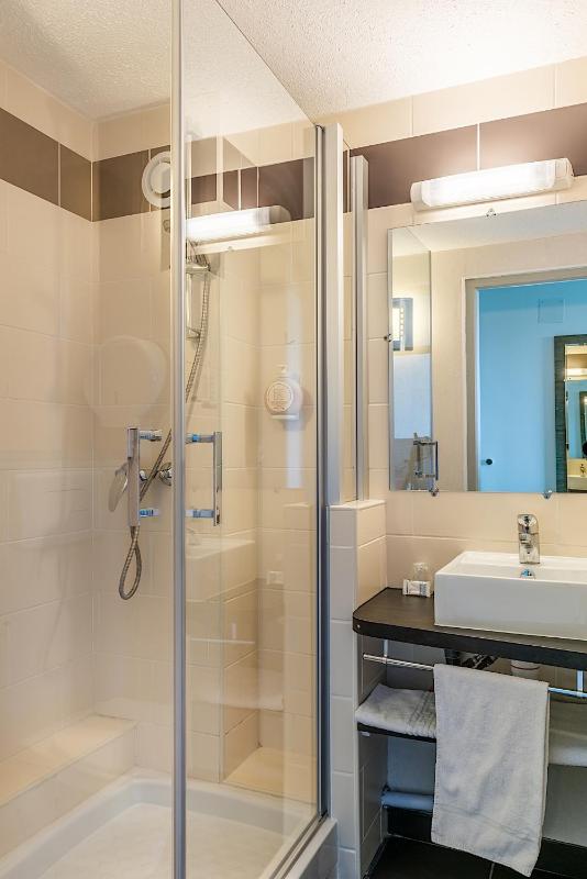 Standard Double Room image 2