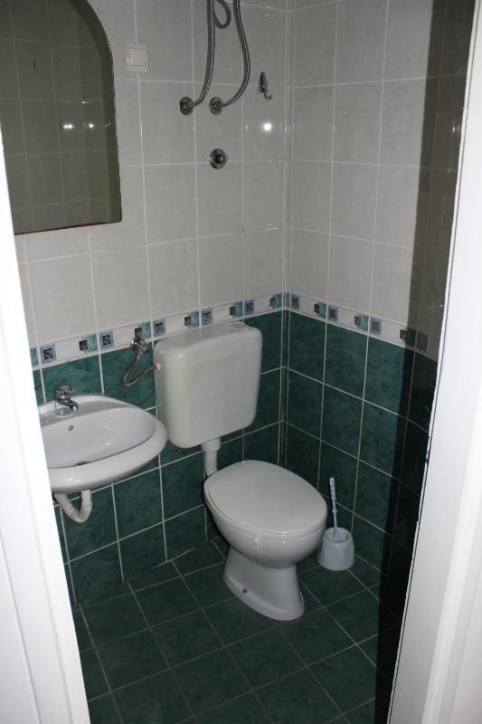 One-Bedroom Apartment with Terrace image 4