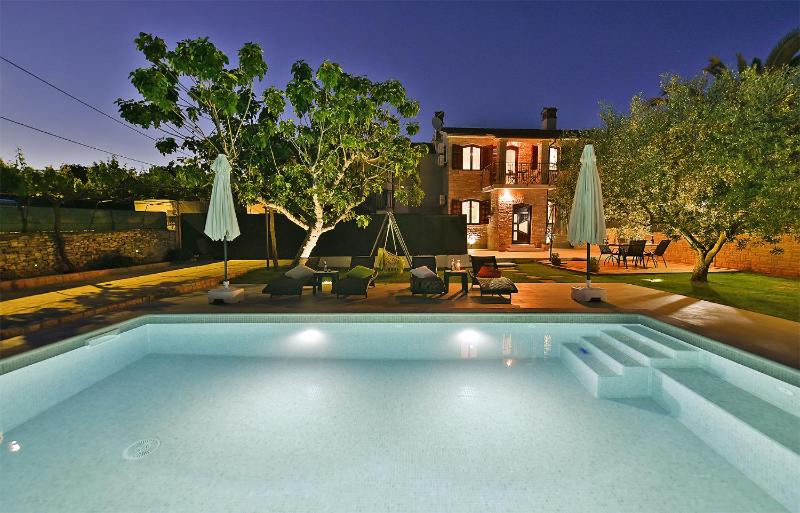 Holiday home 989 - image 11