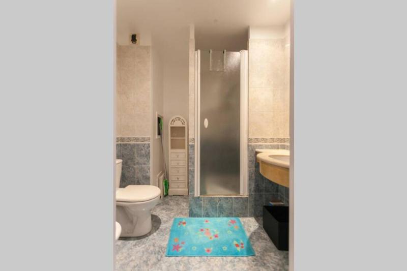 Studio Apartment image 3