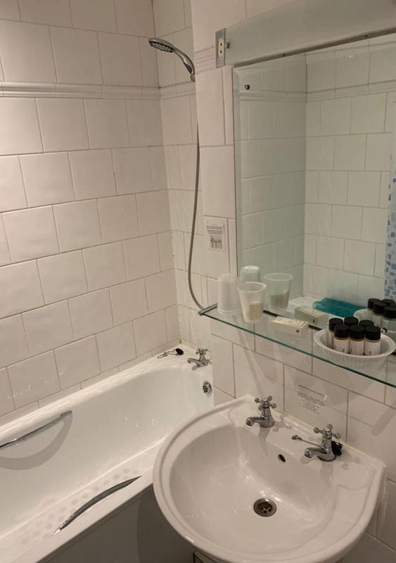 Double or Twin Room with Private Bathroom image 1
