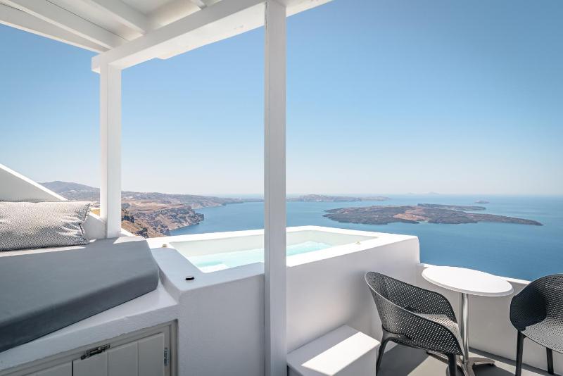  Honeymoon Suite with Hot Tub and Caldera view image 3